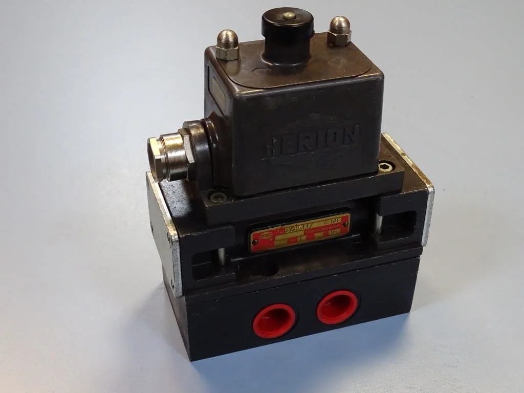 Пневматичен разпределител HERION 26511C69 Single Solenoid Valve 220V/50Hz G1/2 — снимка 10