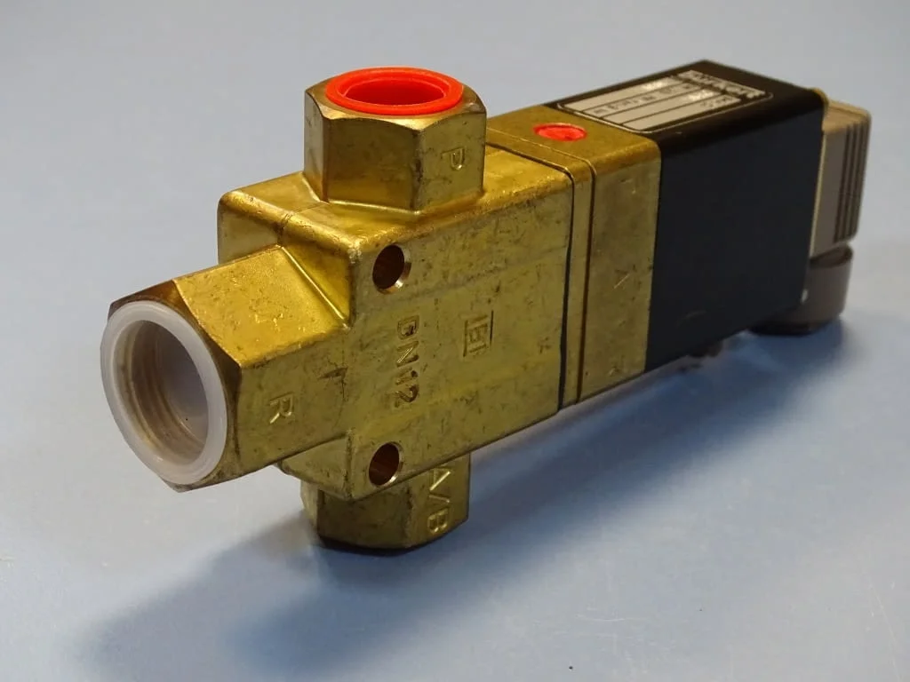 Магнет вентил Burkert 344-D solenoid valve 24VDC G1/2 — снимка 5