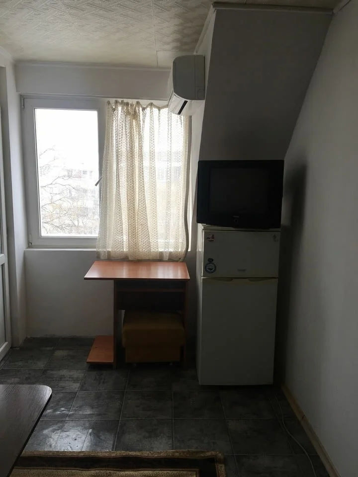 Едностаен апартамент кв.Кючук Париж с Климатик — снимка 4