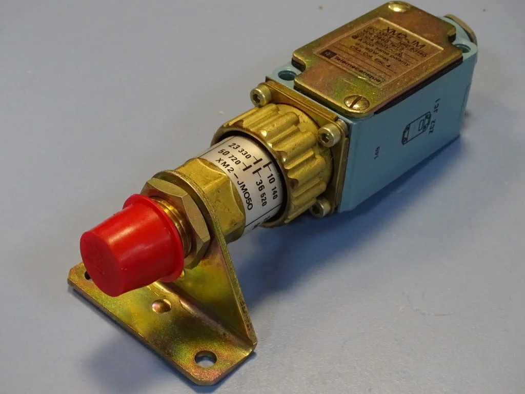 Пресостат Telemecanique XM2.JM050 pressure switch 0-50Bar — снимка 2