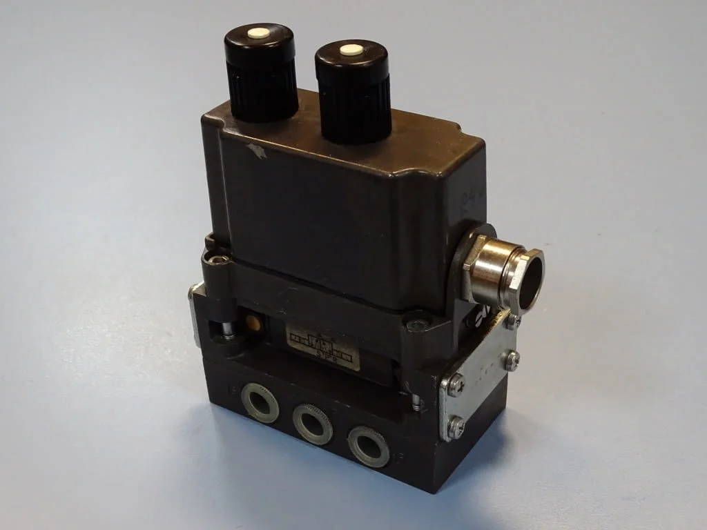 Пневматичен разпределител HERION 25507E74 Solenoid Valve 24VDC G1/8 — снимка 10