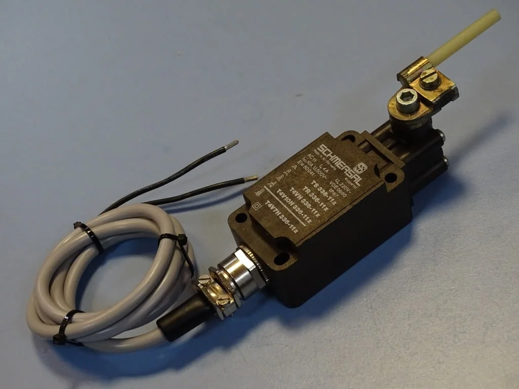 Краен изключвател Schmersal T4V7H336-11z limit switch 220V — снимка 5