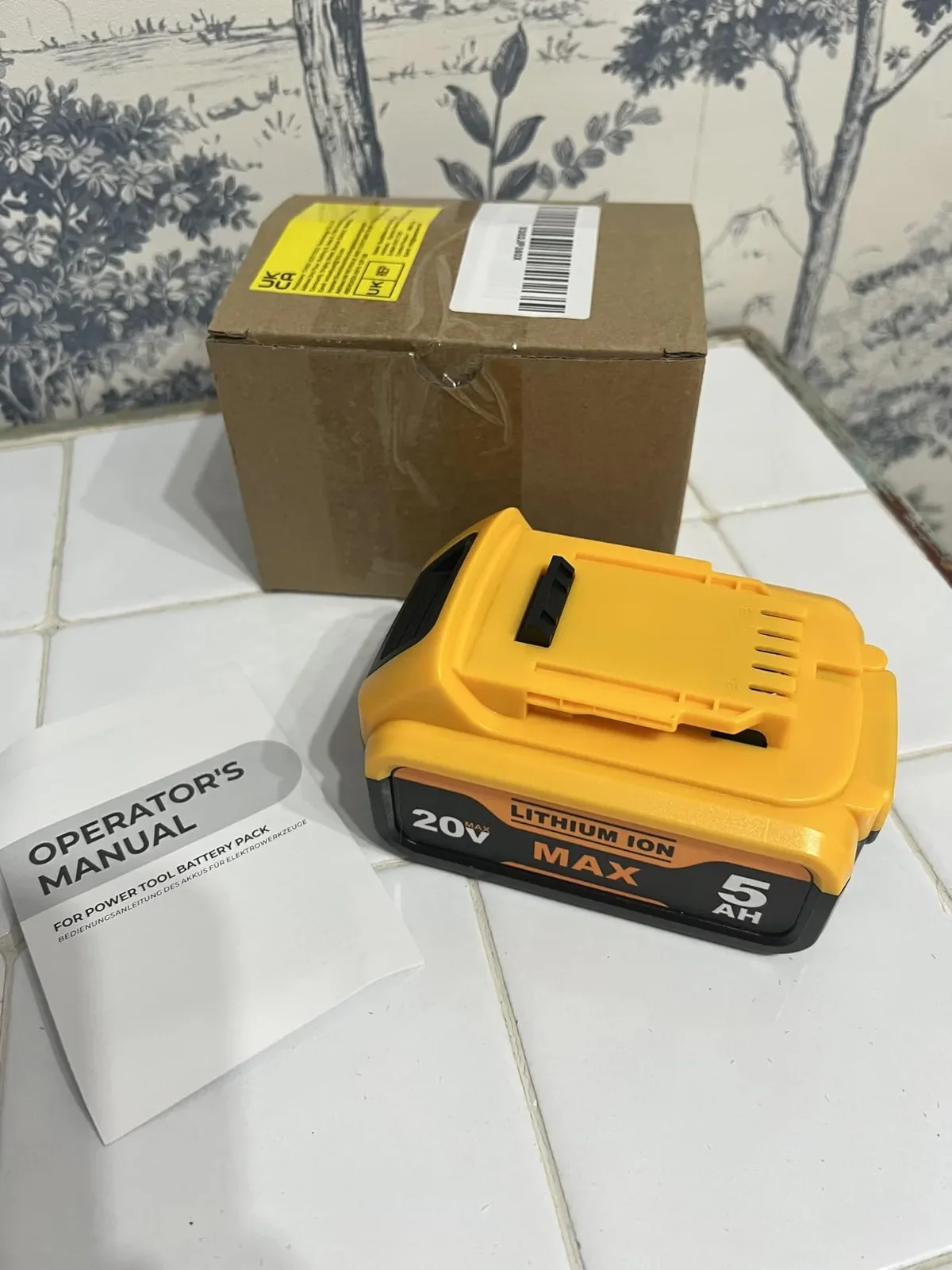 Литиево-йонна батерия 20V 5.0Ah за Dewalt безжични инструменти, 1 бр — снимка 2
