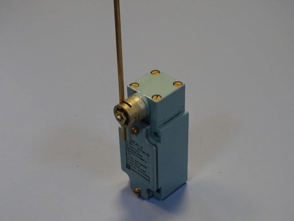 Краен изключвател Telemecanigue XCK-J10551 Limit Switch 380VAC — снимка 7