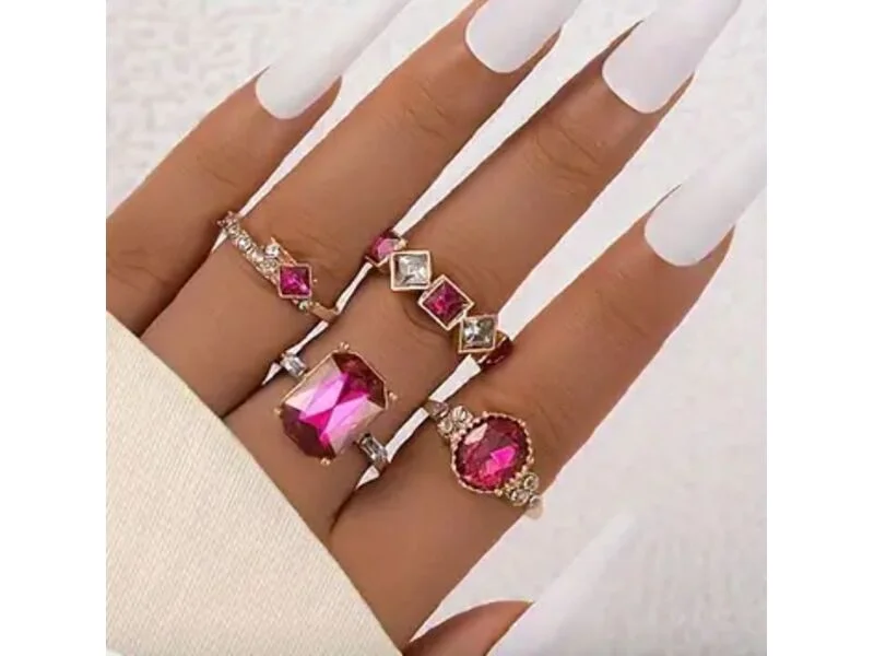 Сет шикозни пръстени в Розово