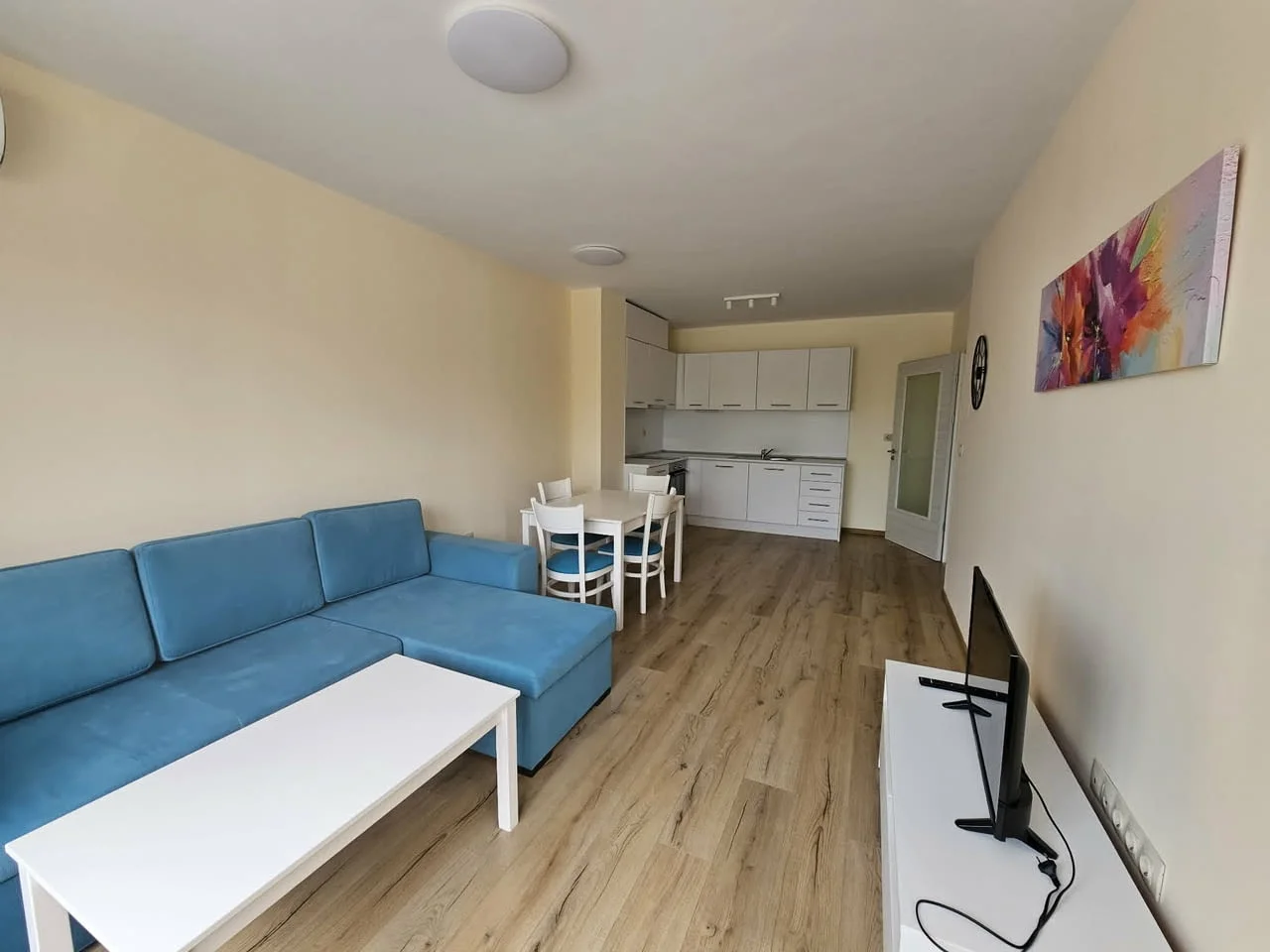 Двустаен апартамент в престижния комплекс Varna South Bay Beach Residence - гр. Варна Ко — снимка 2