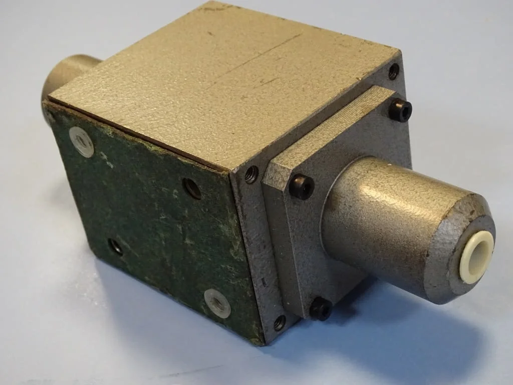 Хидравличен разпределител WADOWICE 4WH10 M1.2 directional valve 24VDC — снимка 8