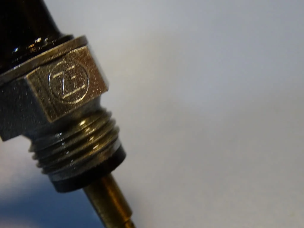 Четка ел. контактна ZF M14x1.5xф4 electrical contact brash L-14mm 24VDC — снимка 3