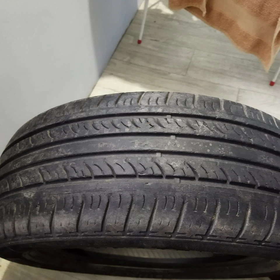 2 бр. летни гуми 195/60 R15 25 лв/бр