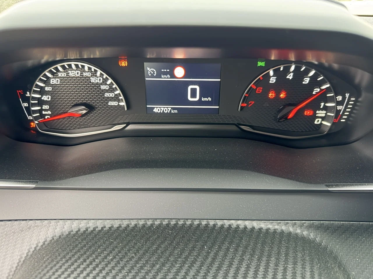 Peugeot 208 1.2 PureTech, двигател HNE, 101 кс., 6 ск., 2024г., 40000 км., евро 6D, Пежо 208 1.2 Pur — снимка 9