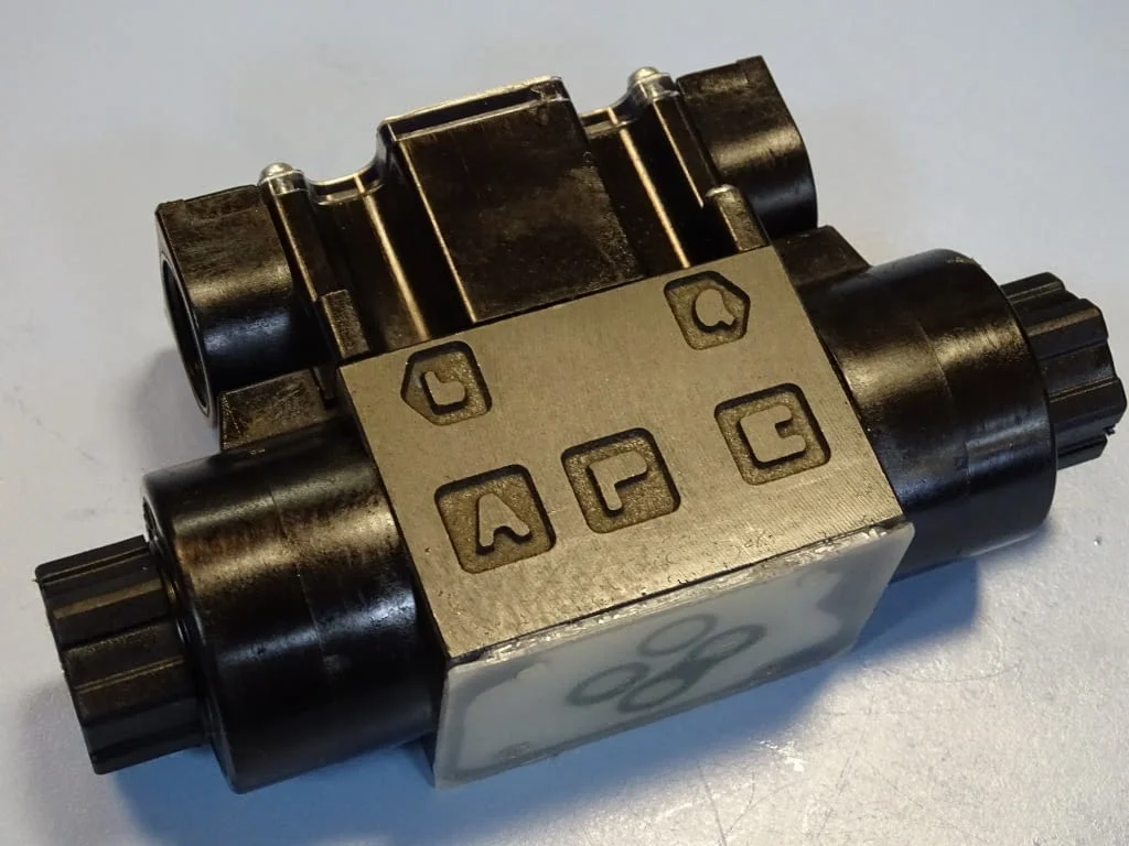 Хидравличен разпределител NACHI SL-G01-C6-R-C1-10 100/110V solenoid operated directional valve — снимка 5