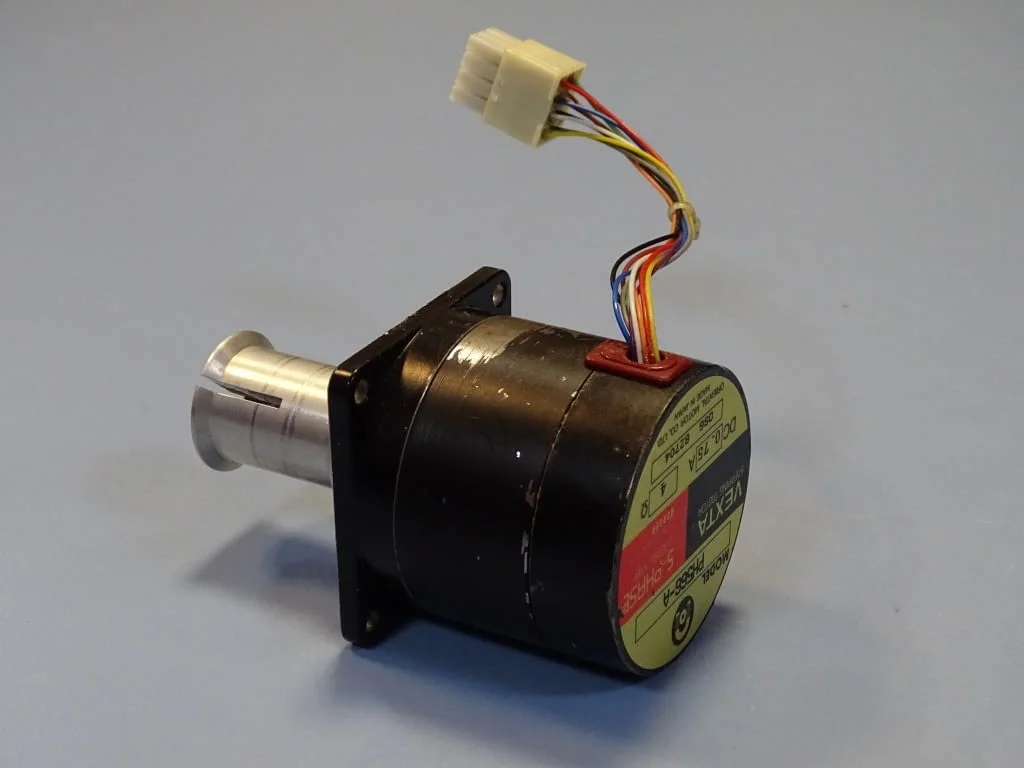 Стъпков мотор VEXTA PH566-A stepping motor 5-phase 24VDC — снимка 7