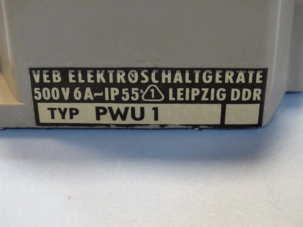 Краен изключвател VEB Electroschaltgerate Robotron PWU1 Limit Switch 6A 500VAC — снимка 5