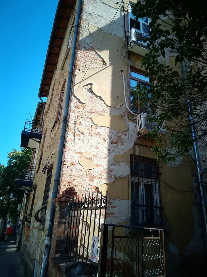 Продава етаж от къща в центъра — снимка 3