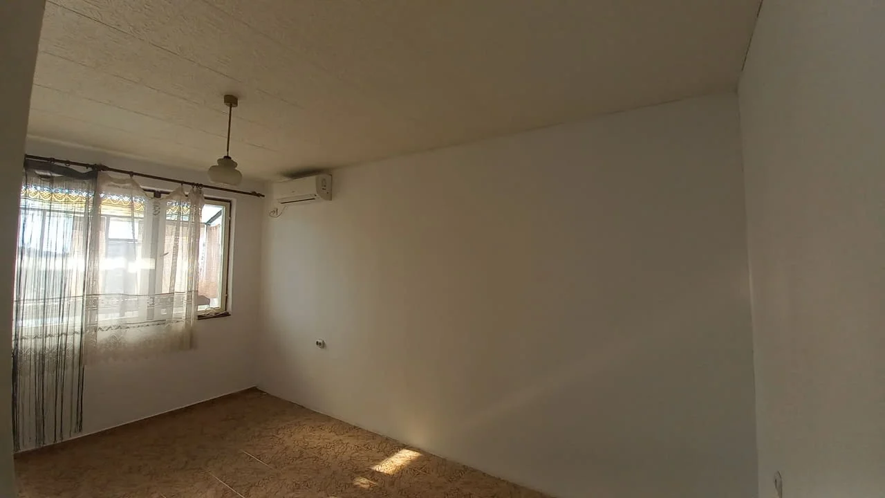 Продаваме двустаен апартамент в кв. Каменица 1 — снимка 3