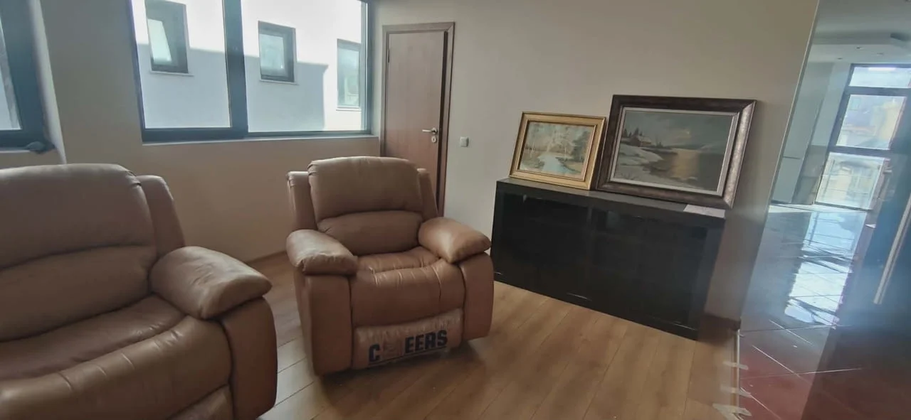 Продаваме мезонет в кв. Каменица 1 — снимка 2