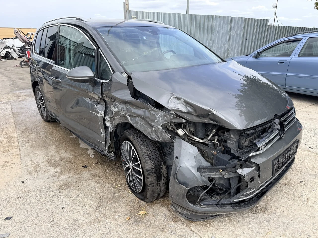 Vw Touran (5T1) 2.0 TDi BlueMotion двигател DFGA, ск. кутия DSG SGG, R line, 150 кс., 7 местен, 1720 — снимка 3