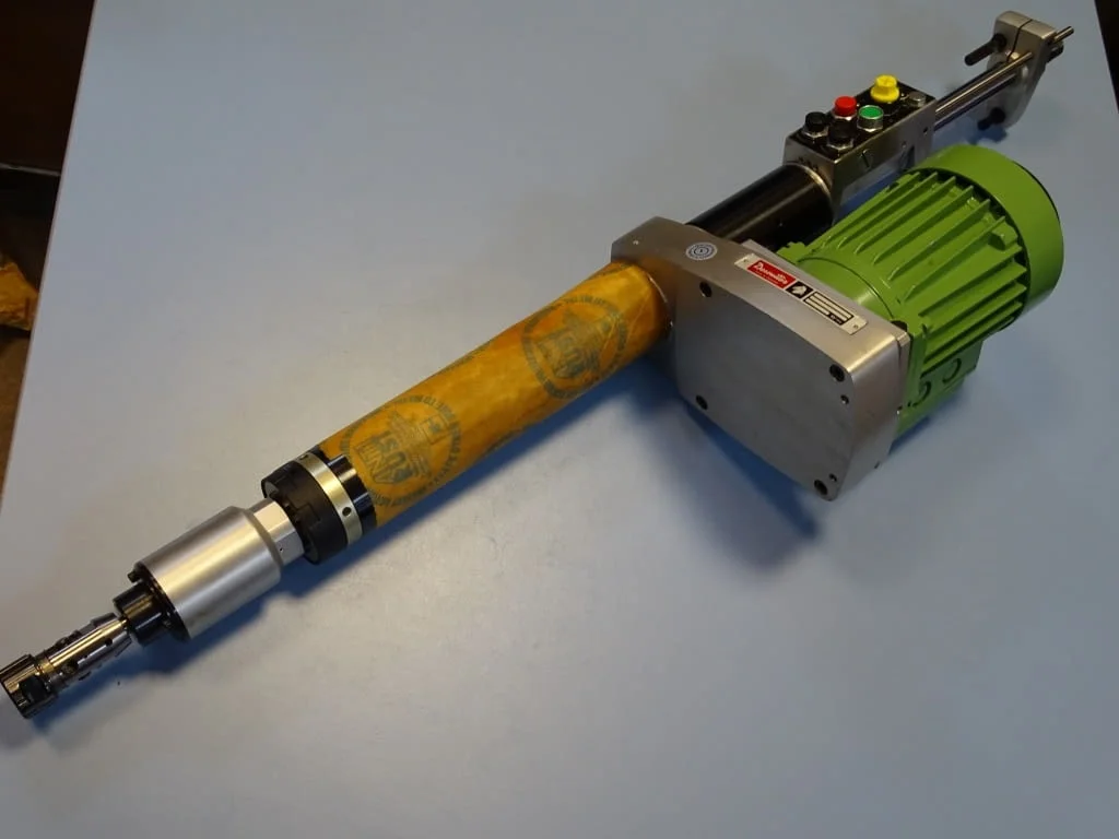 Автоматична пробивна глава Desoutter AFTE-40 Pneumatic Autofeed Tapping Drill — снимка 5