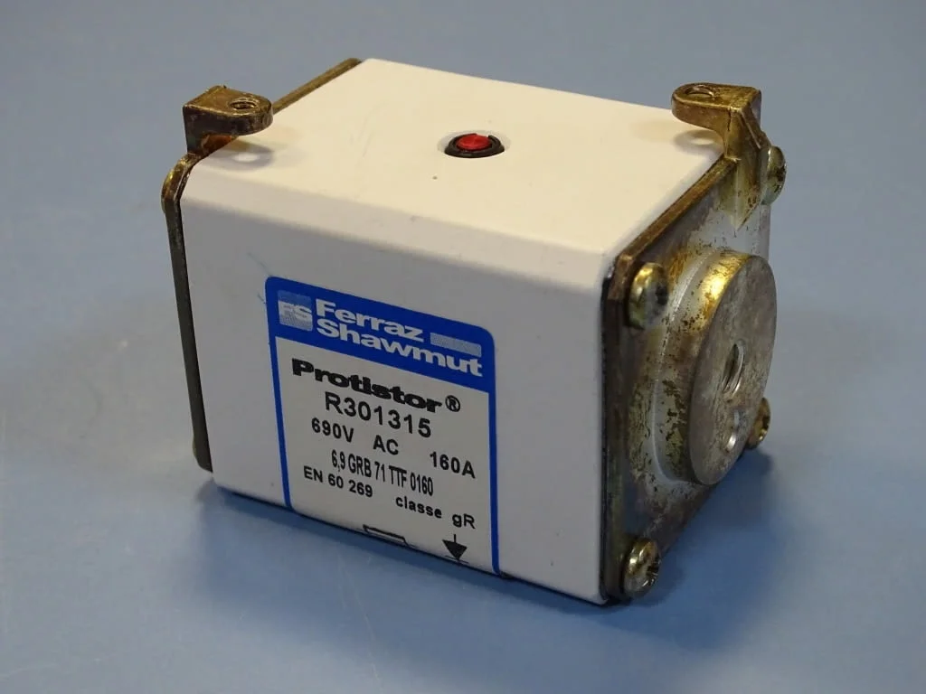 Предпазител Ferraz Shawmut Protistor R301315 Fuses 6.9GRB71TTF0160 160A 690VAC