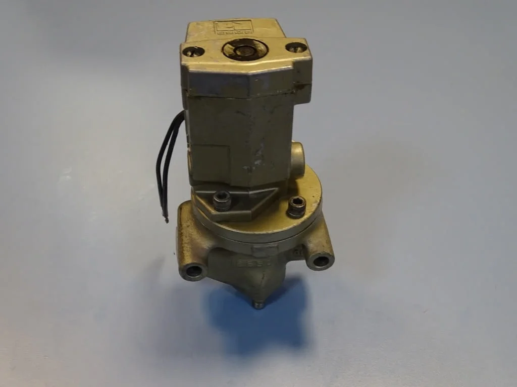 Пневматичен разпределител за преси ROSS J2773A4011 directional control valve 100V — снимка 2