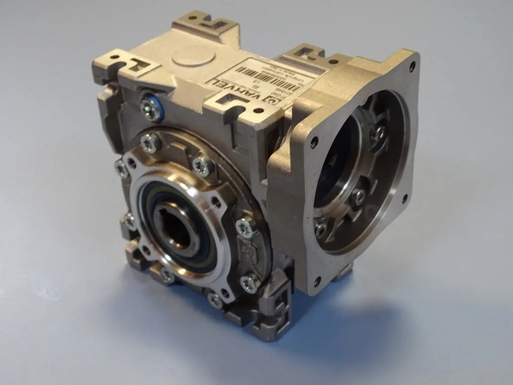 Червячен редуктор VARVEL FRT-G40 B3 reducer worm gear box 1:5 — снимка 5