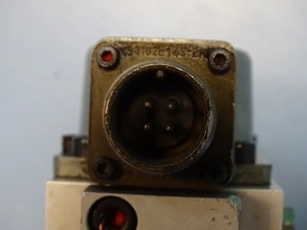 Серво клапан MOOG mod 77-720/77-715 flow control servo valve — снимка 8