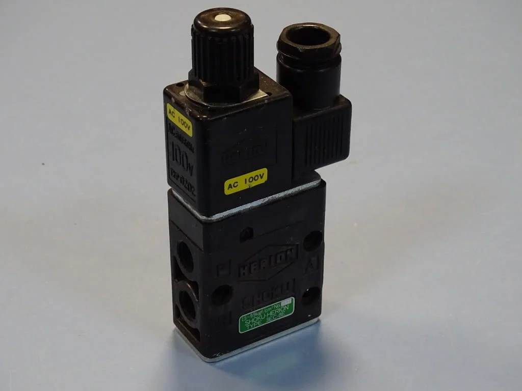 Пневматичен разпределител SHOKU-HERION 3EC-8E solenoid valve 100VAC — снимка 9