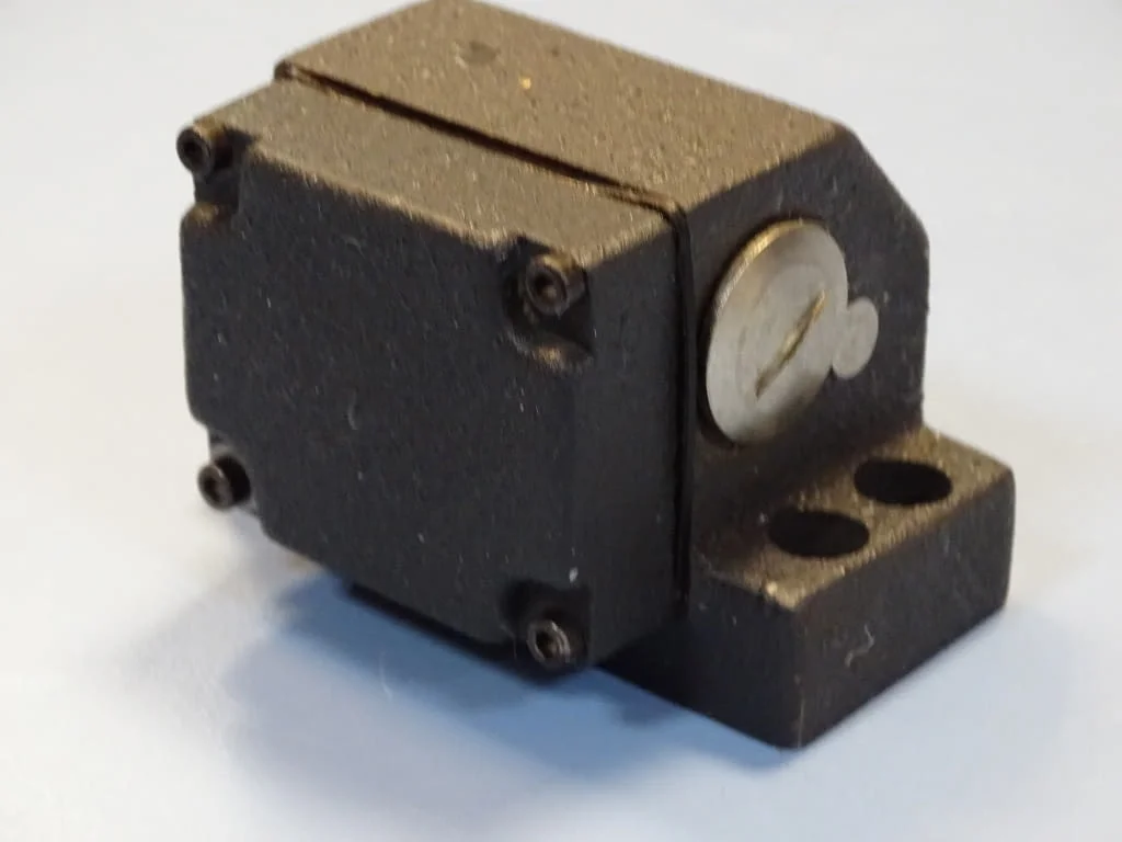 Индуктивен сензор EUCHNER GLBF 04X08 785 Inductive limit switch — снимка 3