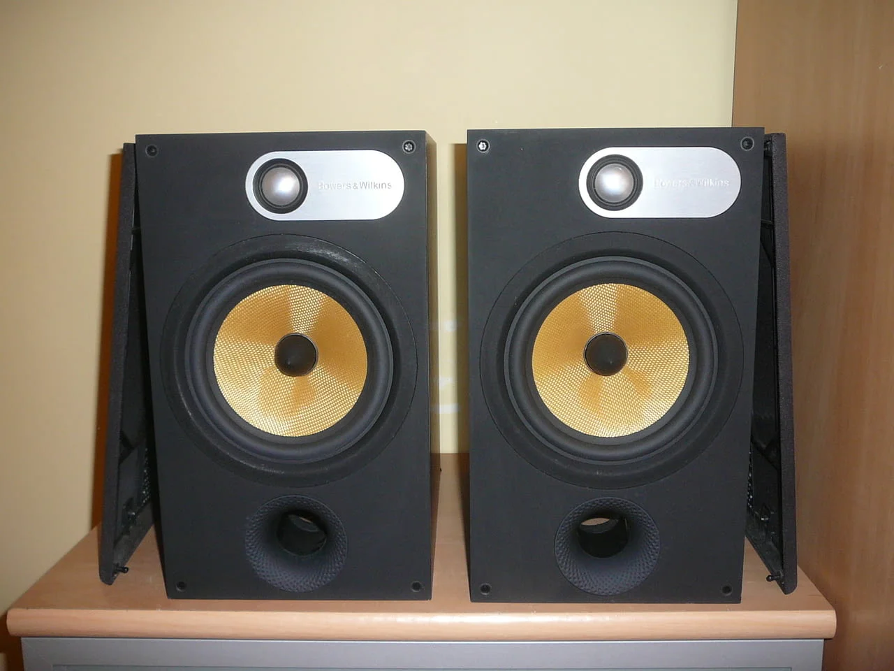 B&w dm 685 — снимка 3