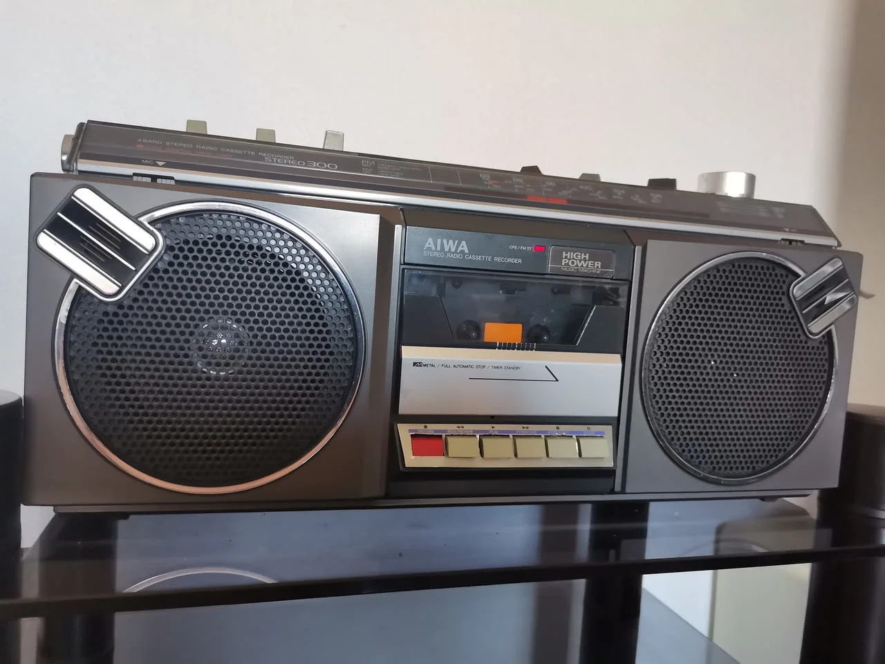 AIWA STEREO 300 4 Band GhettoBlaster Radio Cassette
