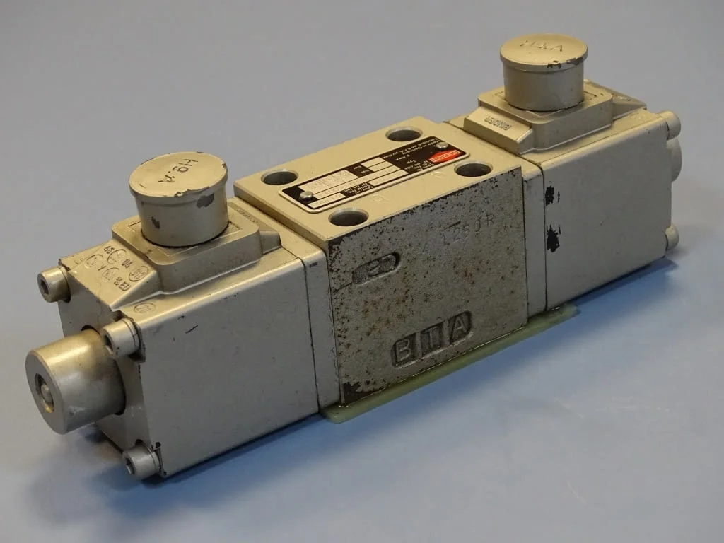 Хидравличен разпределител HERION S6VH13G0090011 directional valve 24VDC — снимка 3