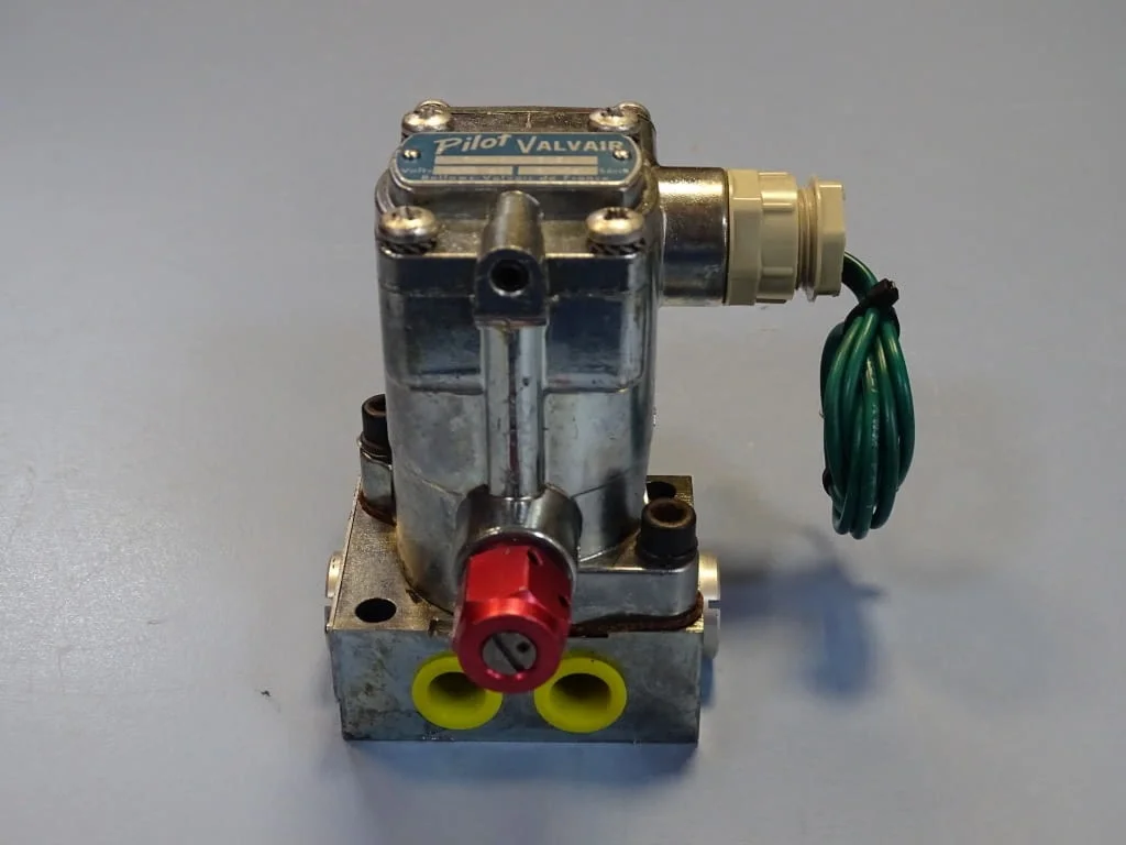 Магнет вентил Bellows Valvair Parker B-33-A/LBMO-343-GLEA pilot valve solenoid 220V — снимка 2