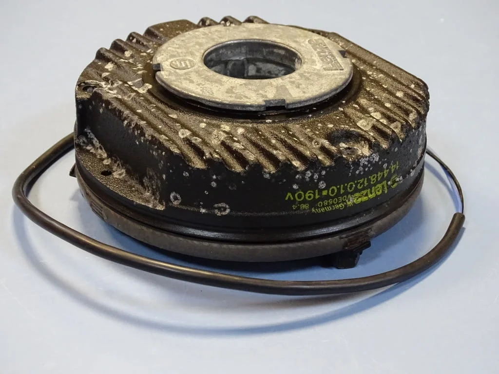 Електромагнитна спирачка Lenze Electromagnetic Brake 190V — снимка 2