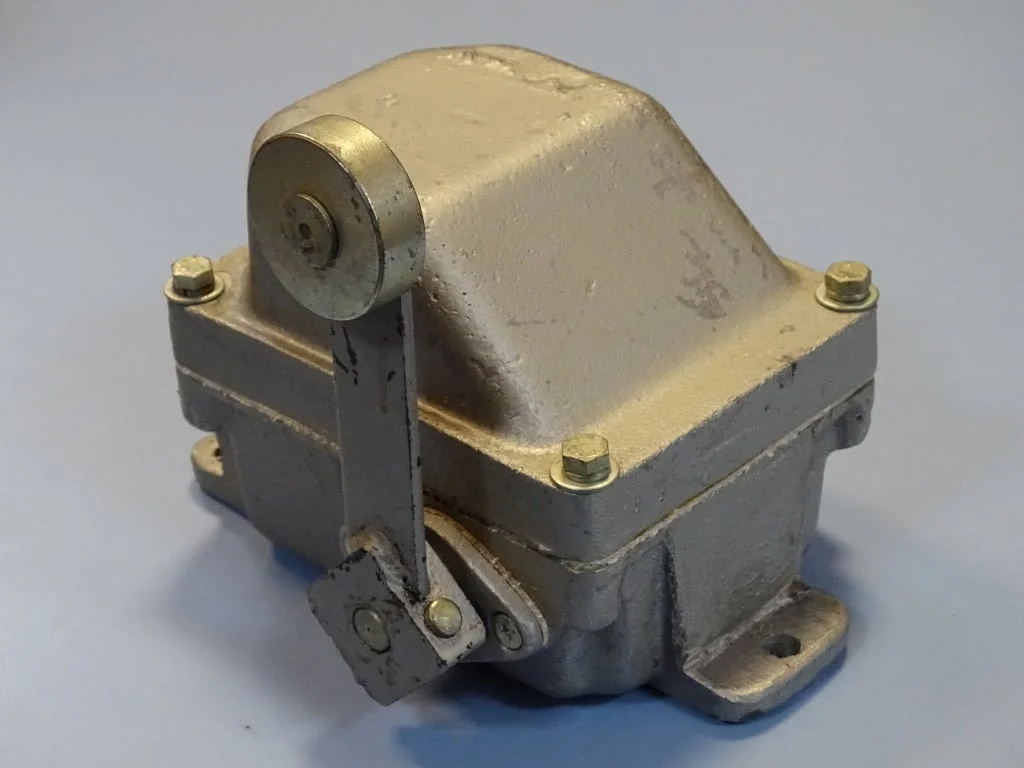 Краен изключвател за кран КУ-501 Limit Switch 10A 500V — снимка 2