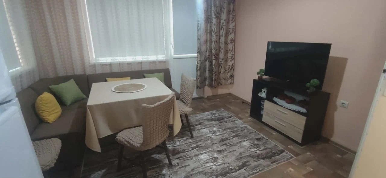 Даваме под наем 4-стаен апартамент в кв. Каменица 1