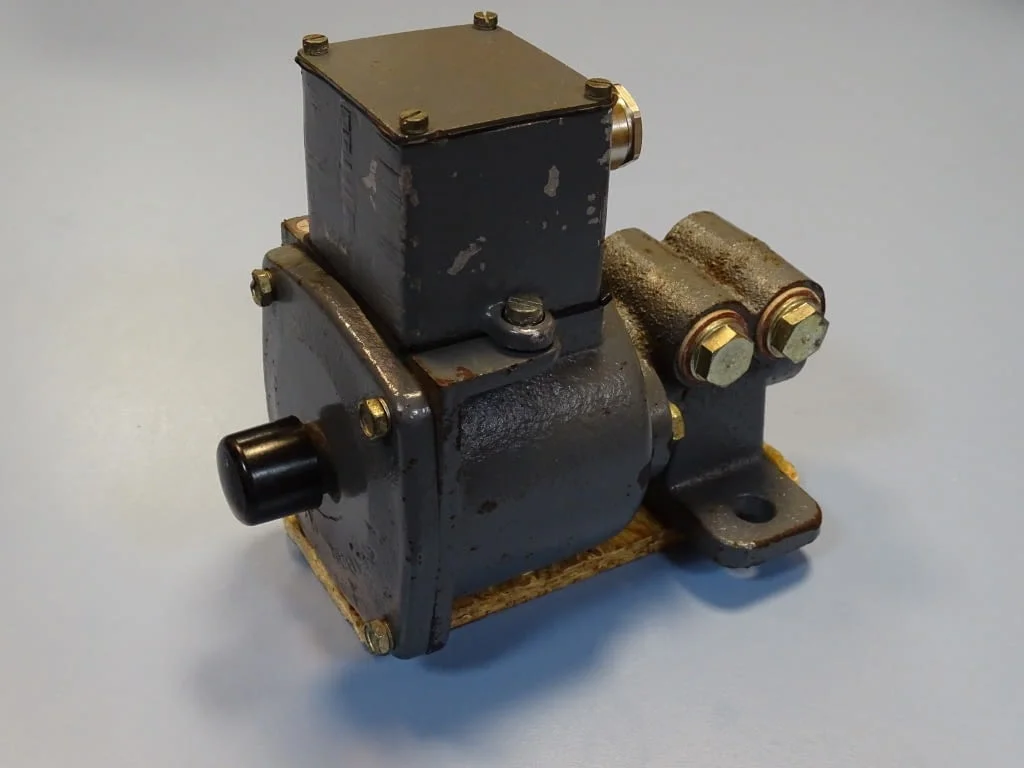 Пневматичен разпределител VEB Metallwerk EV 80 directional valve 48VDC — снимка 5