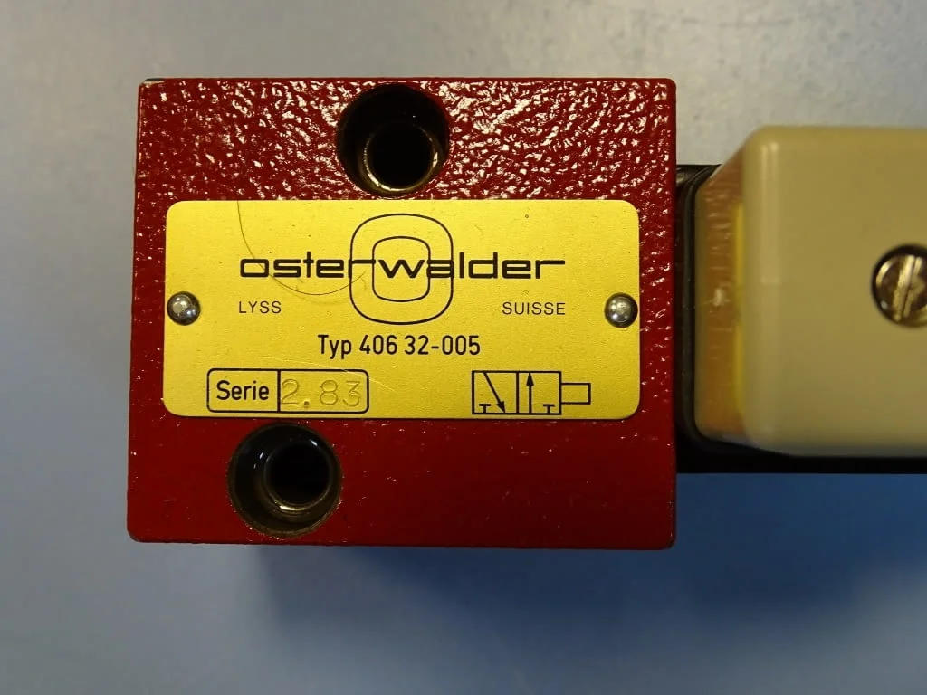 Хидравличен разпределител OSTERWALDER directional valve 24VDC за преси — снимка 2