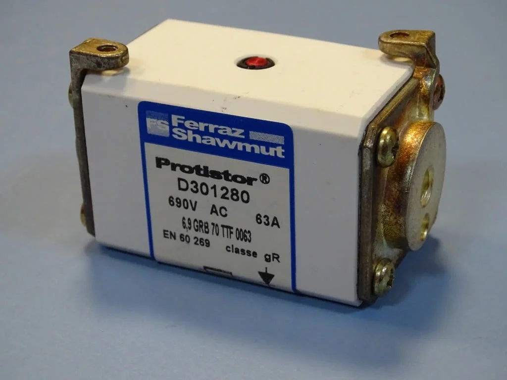 Предпазител Ferraz Shawmut Protistor D301280 Fuses 6.9GRB70TTF0063 63A 690VAC — снимка 3