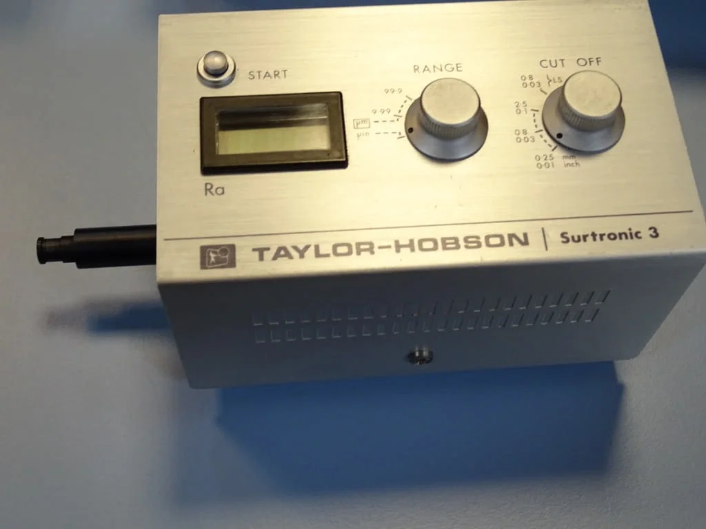 Грапавомер TAYLOR-HOBSON surtronic 3 parameter surgraphic recorder — снимка 2