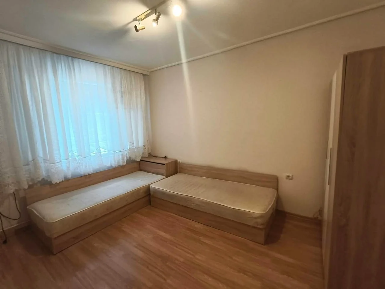 Даваме под наем 4-стаен апартамент в Кърпияка — снимка 9