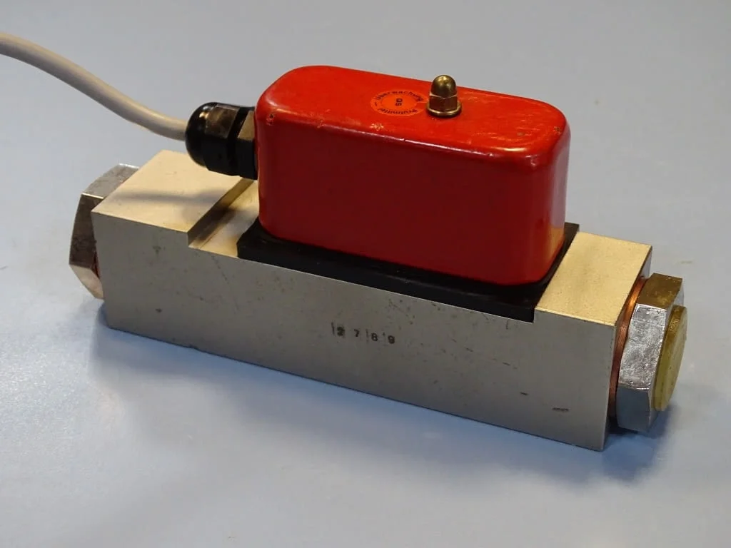 Датчик за дебит Hosco Honsberg QR 20 MI Flow Switch DN20/PN60 — снимка 6