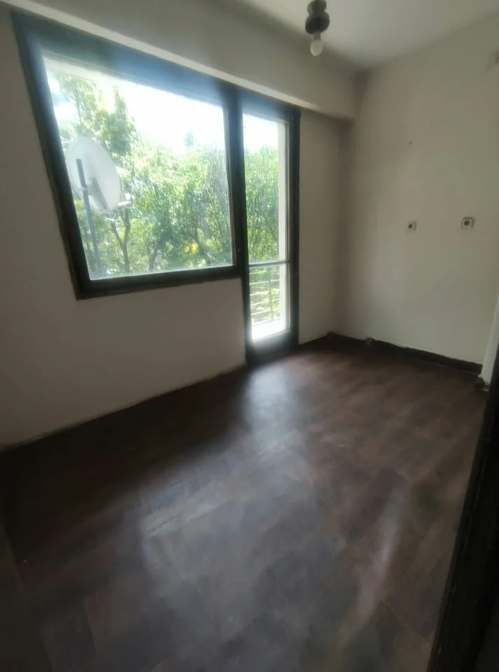 Продаваме тристаен апартамент в Каменица 1 — снимка 3