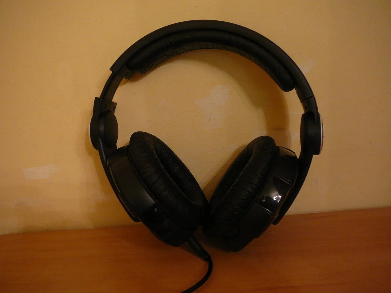 Sennheiser hd 215 — снимка 4