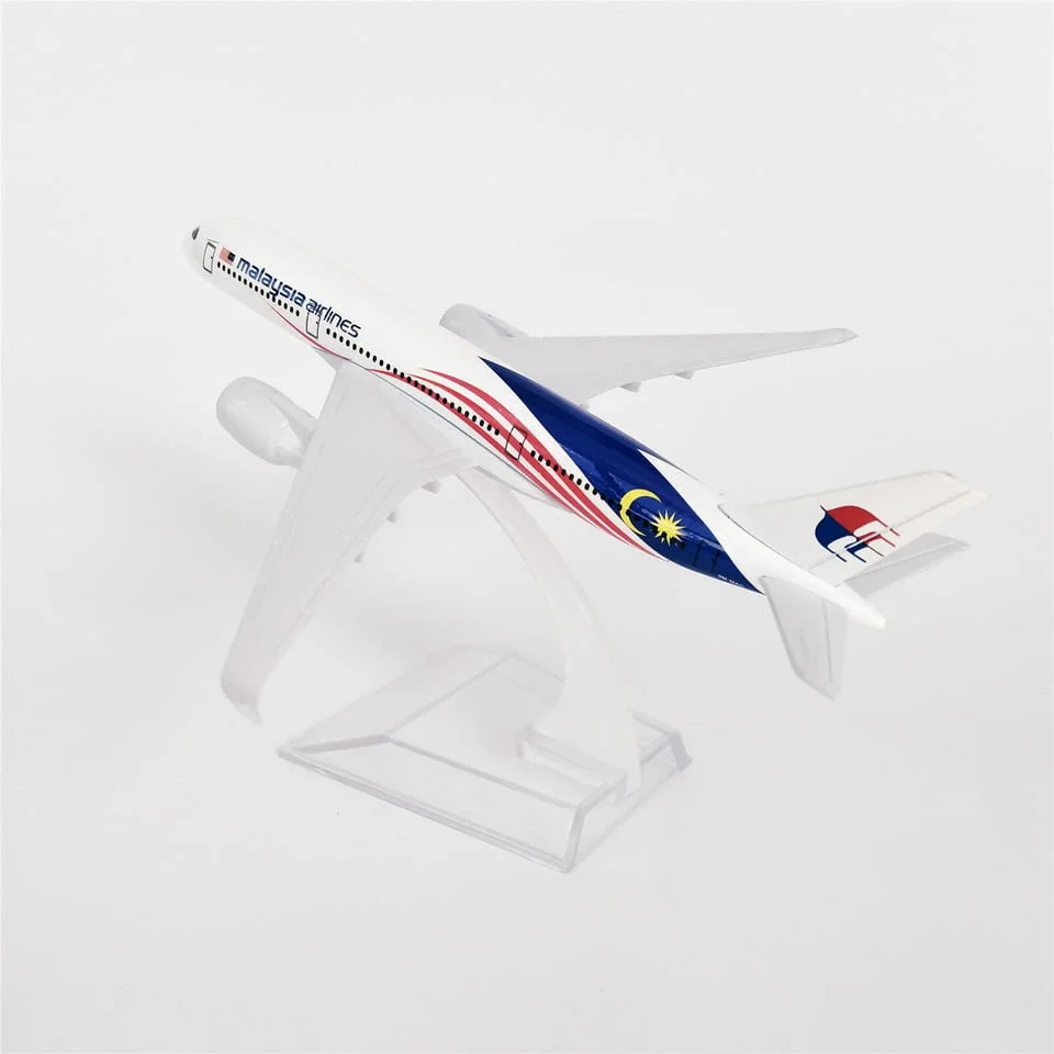 Еърбъс 350 самолет модел макет Malaysia Airlines метален A350 — снимка 5