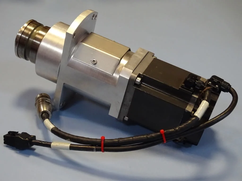 Серво мотор MITSUBISHI HC-UFS43K AC servo motor, куплунг R+W, корпус IPW-070 L23 — снимка 6