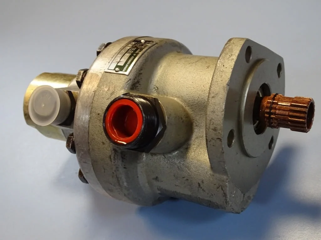 Хидравлична помпа Jihostroj ZBC 15R0-1 gear pump — снимка 6