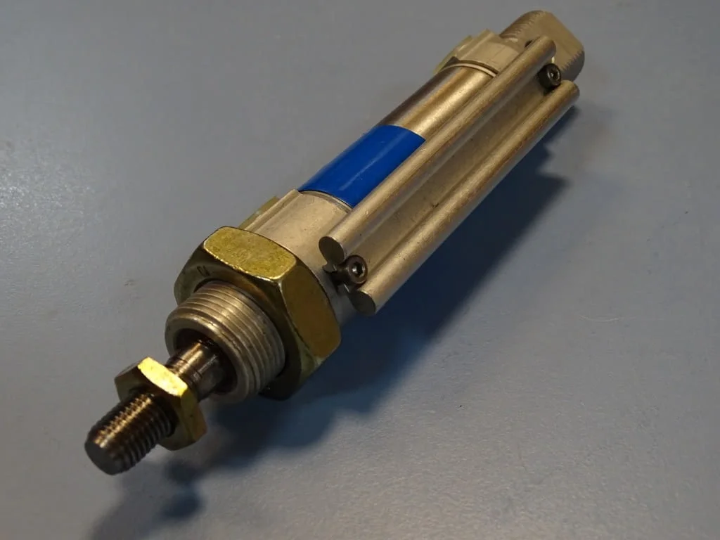 Пневматичен цилиндър Festo DSNN-25-25P-A pneumatic cylinder — снимка 3