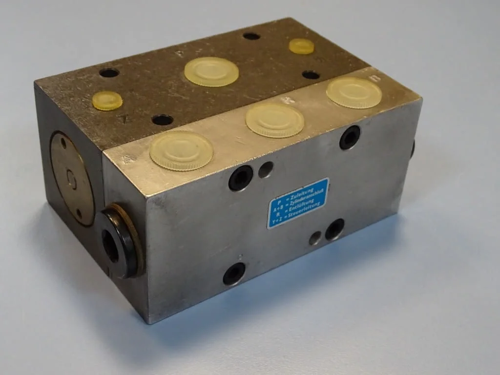 Пневматичен блок Festo J-4-1/2 Pneumatic Valve 2-10Bar — снимка 6