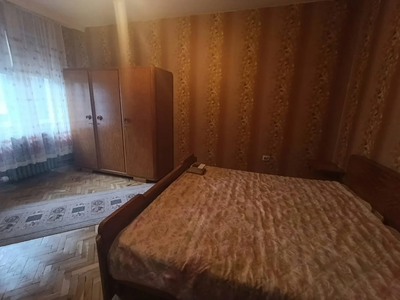 Даваме под наем 4-стаен апартамент в Каменица 1 — снимка 4