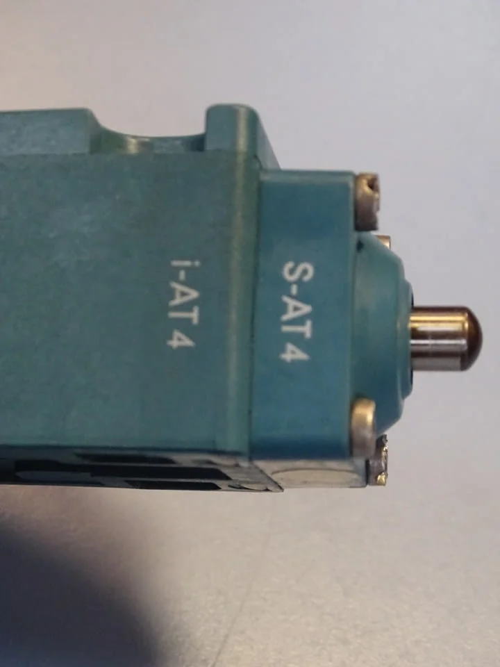 Изключвател краен Klockner-Moeller AT4/i limit switch 220V — снимка 5
